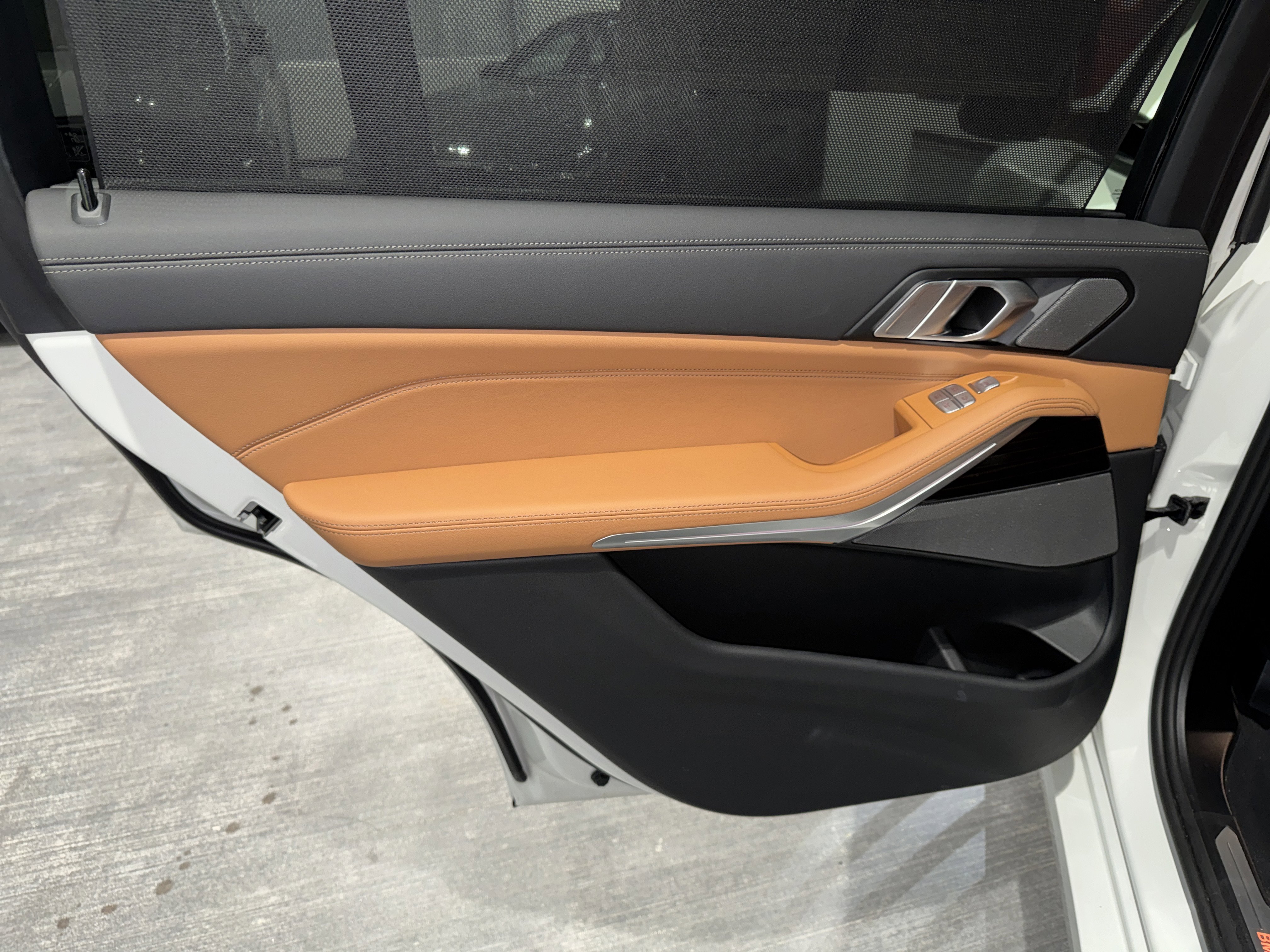 Certified 2025 BMW X7 xDrive40i w/ Premium Package image 16