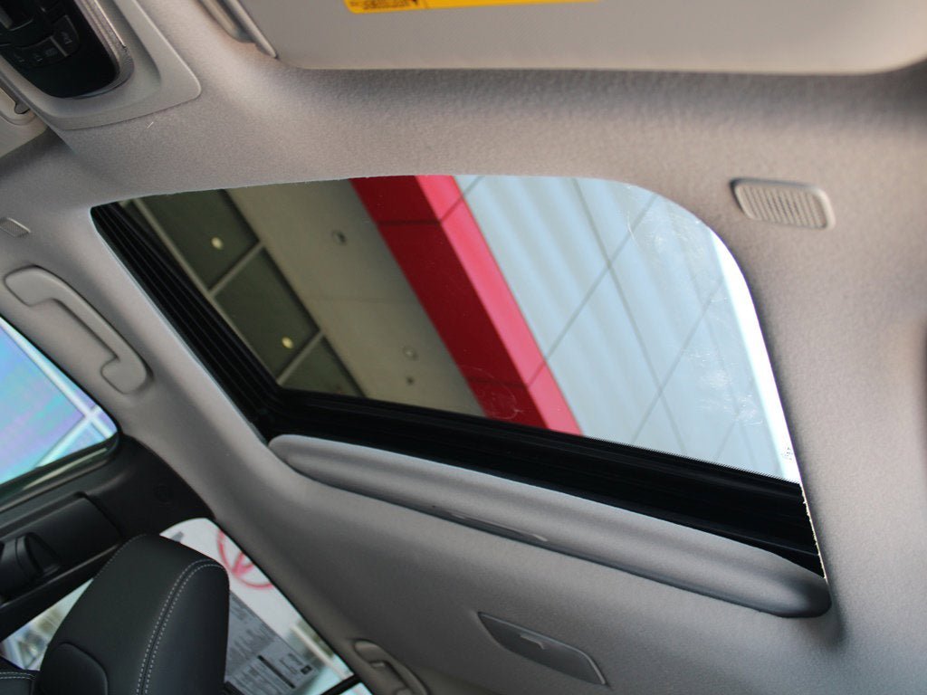Used 2026 Toyota Corolla Cross XLE w/ Convenience Package FWD image 25