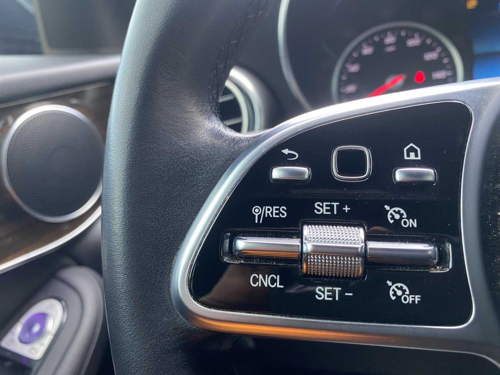 Used 2022 Mercedes-Benz GLC 300 image 29