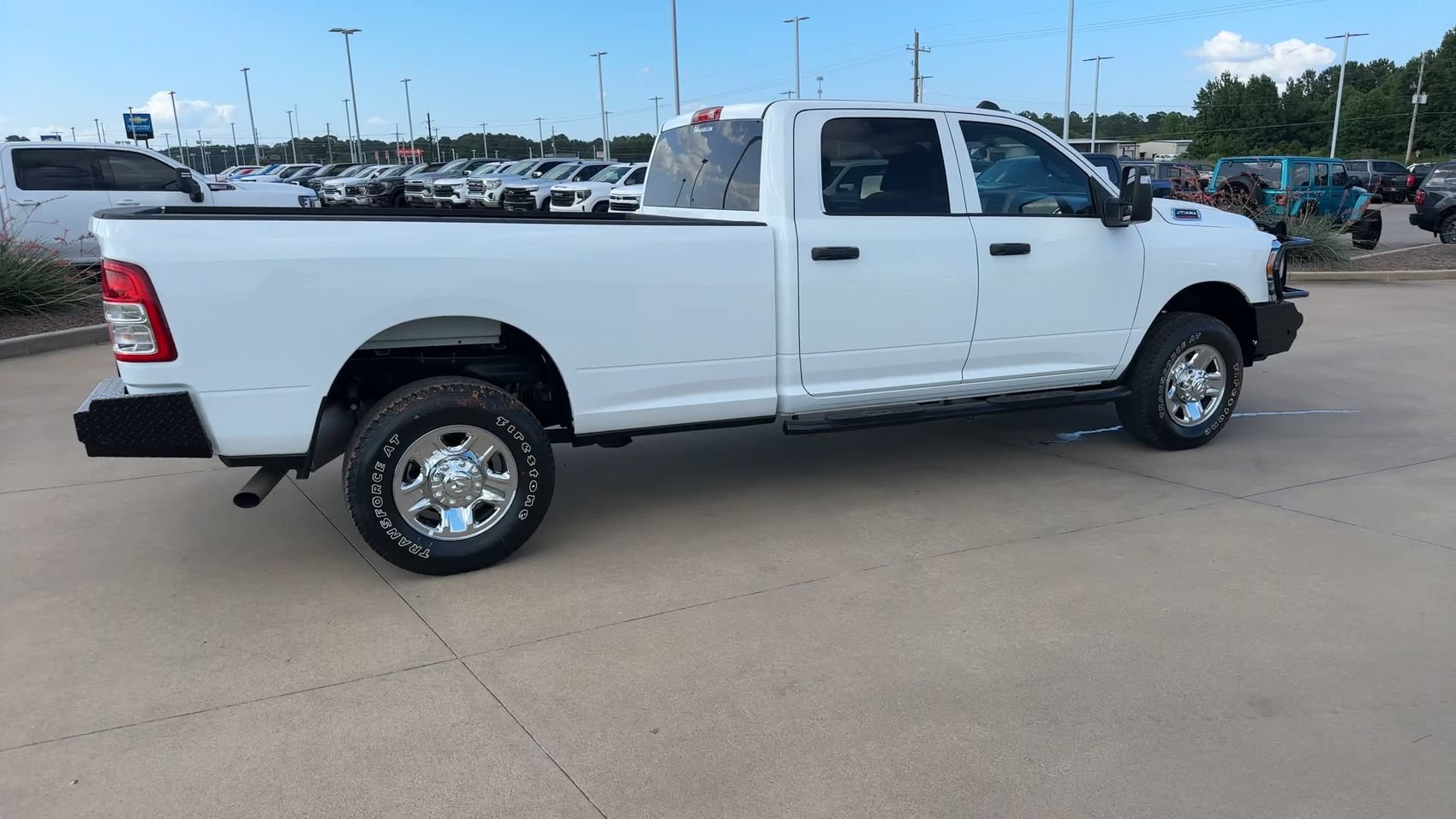 Used 2023 RAM 2500 Tradesman w/ Chrome Appearance Group AWD/4WD image 9