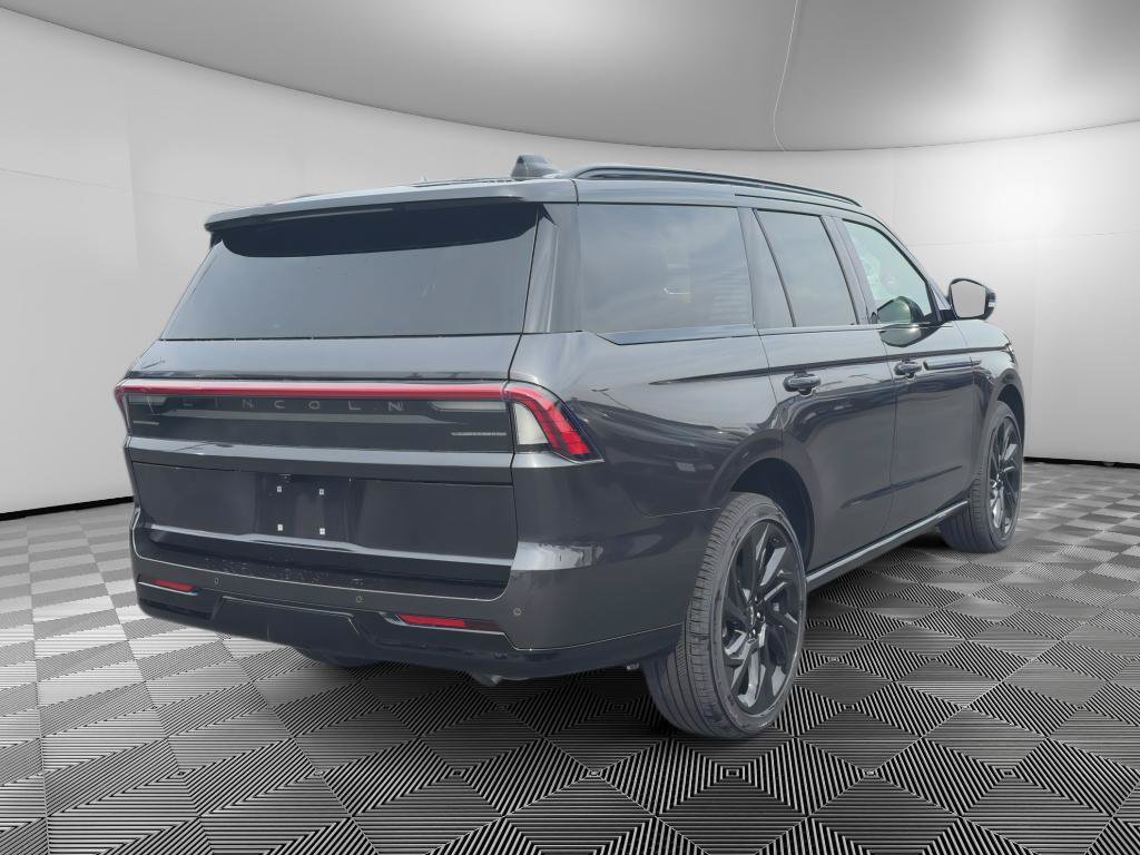New 2027 Lincoln Navigator Reserve w/ Jet Appearance Package AWD/4WD image 7