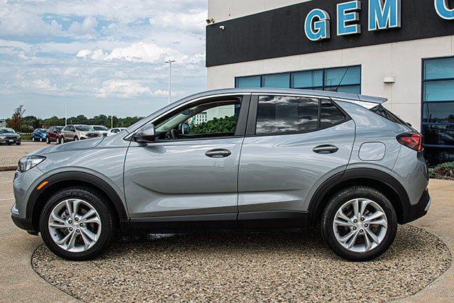 Used 2023 Buick Encore GX Preferred w/ Cold Weather Comfort Package FWD image 2