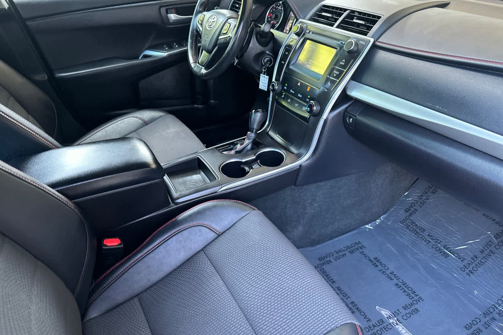 Used 2016 Toyota Camry SE FWD image 16