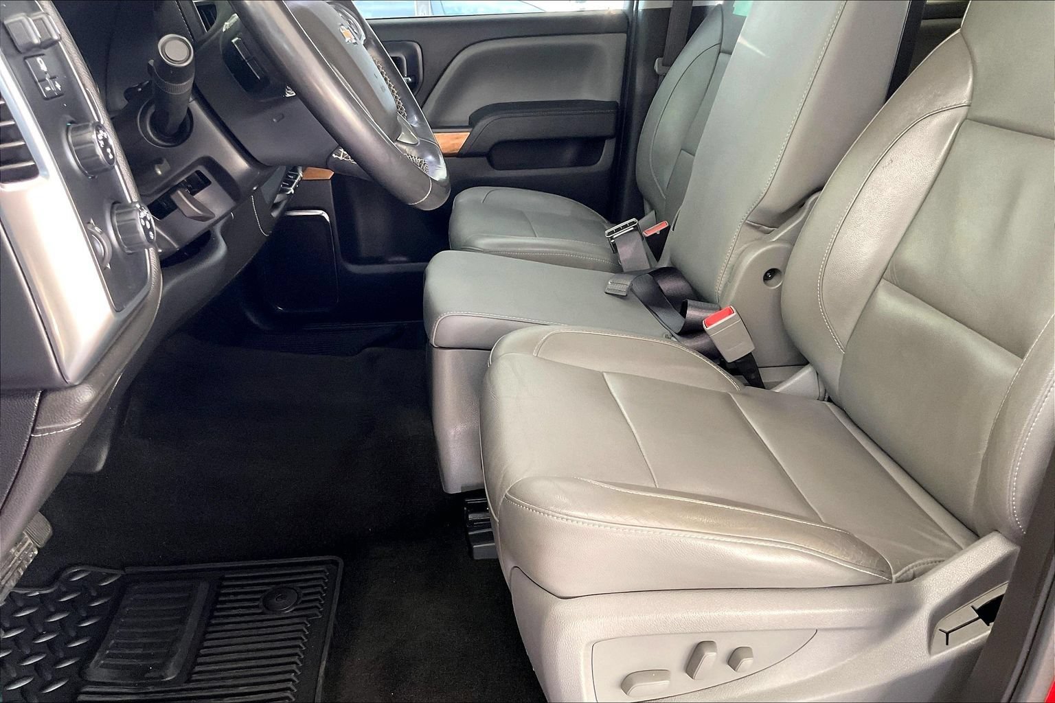 Used 2017 Chevrolet Silverado 1500 LTZ AWD/4WD image 19