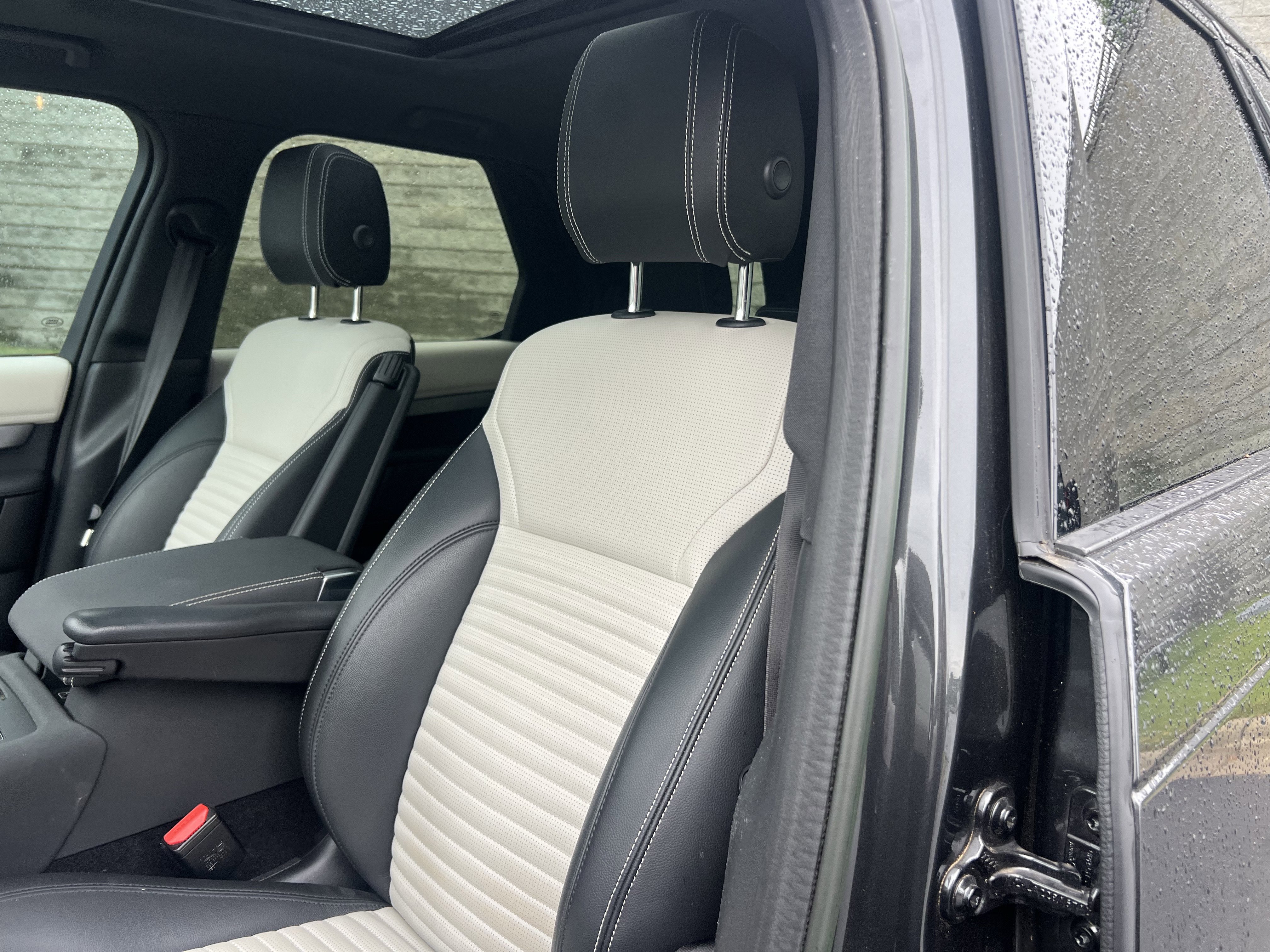 Certified 2023 Land Rover Discovery S R-Dynamic AWD/4WD image 14