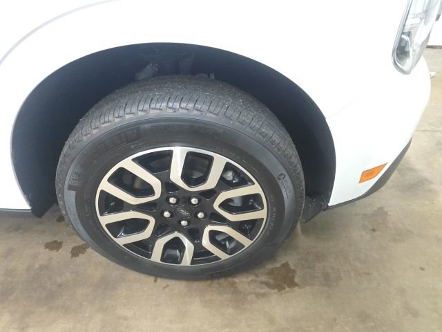 Used 2024 Ford Maverick Lariat w/ 4K Tow Package image 2