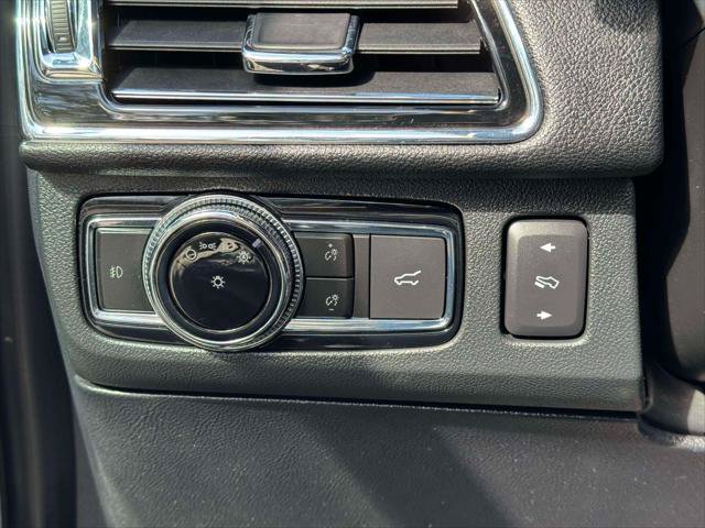 Used 2020 Lincoln Navigator L Reserve w/ Equipment Group 208A Reserve AWD/4WD image 21