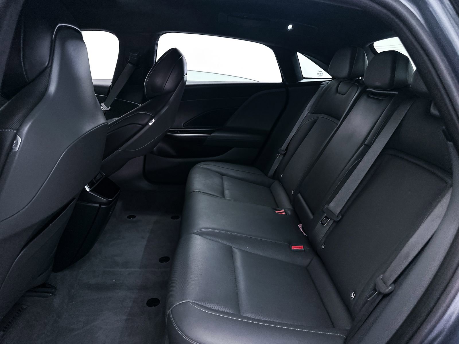 Used 2024 Lucid Air Pure RWD image 28