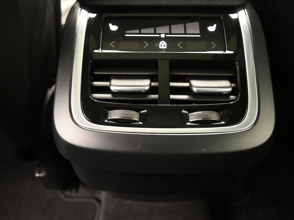 Used 2019 Volvo XC90 T6 Momentum w/ Protection Package Premier image 27