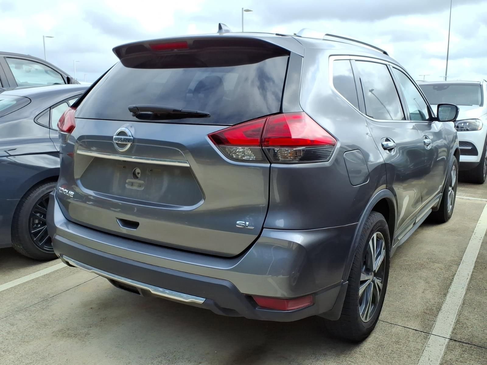 Used 2017 Nissan Rogue SL image 8