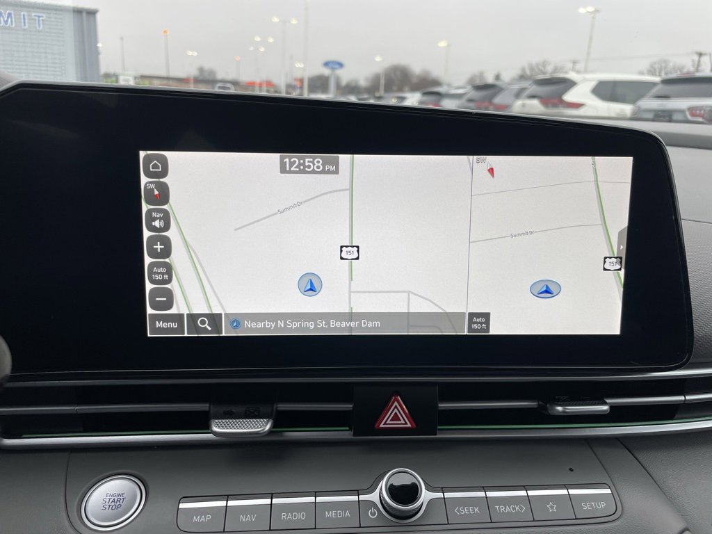 Used 2025 Hyundai Elantra SEL image 18