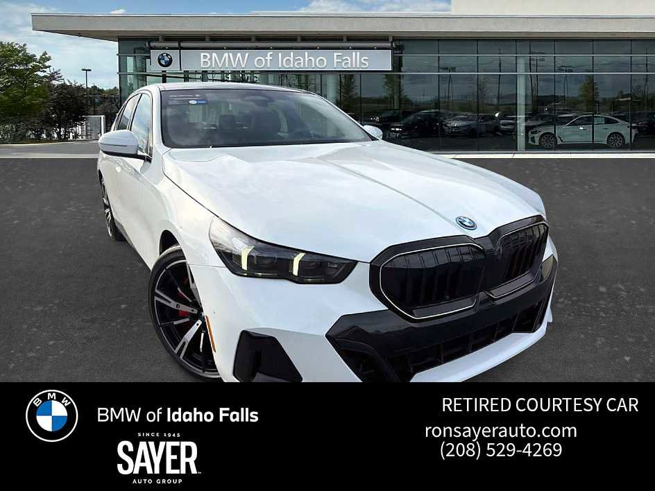 Certified 2026 BMW 550e xDrive AWD/4WD image 1