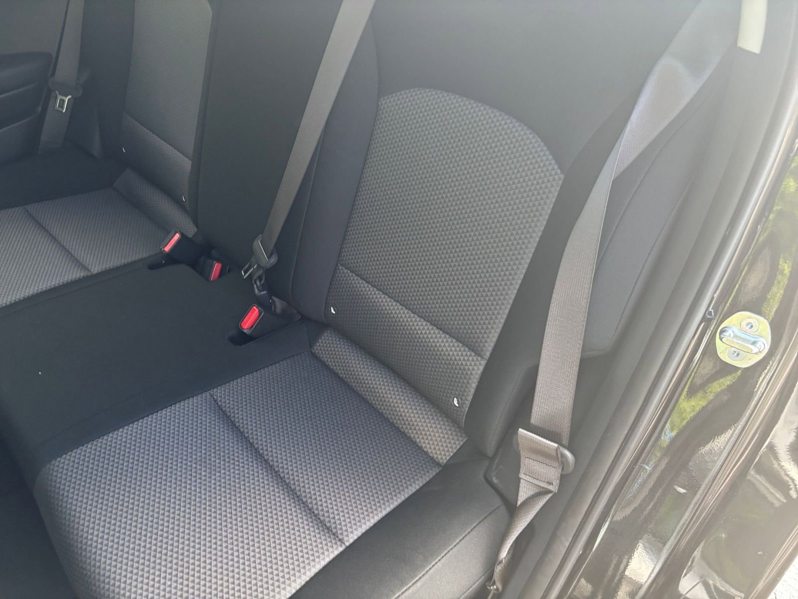 Used 2025 Kia Soul LX w/ LX Technology Package FWD image 32