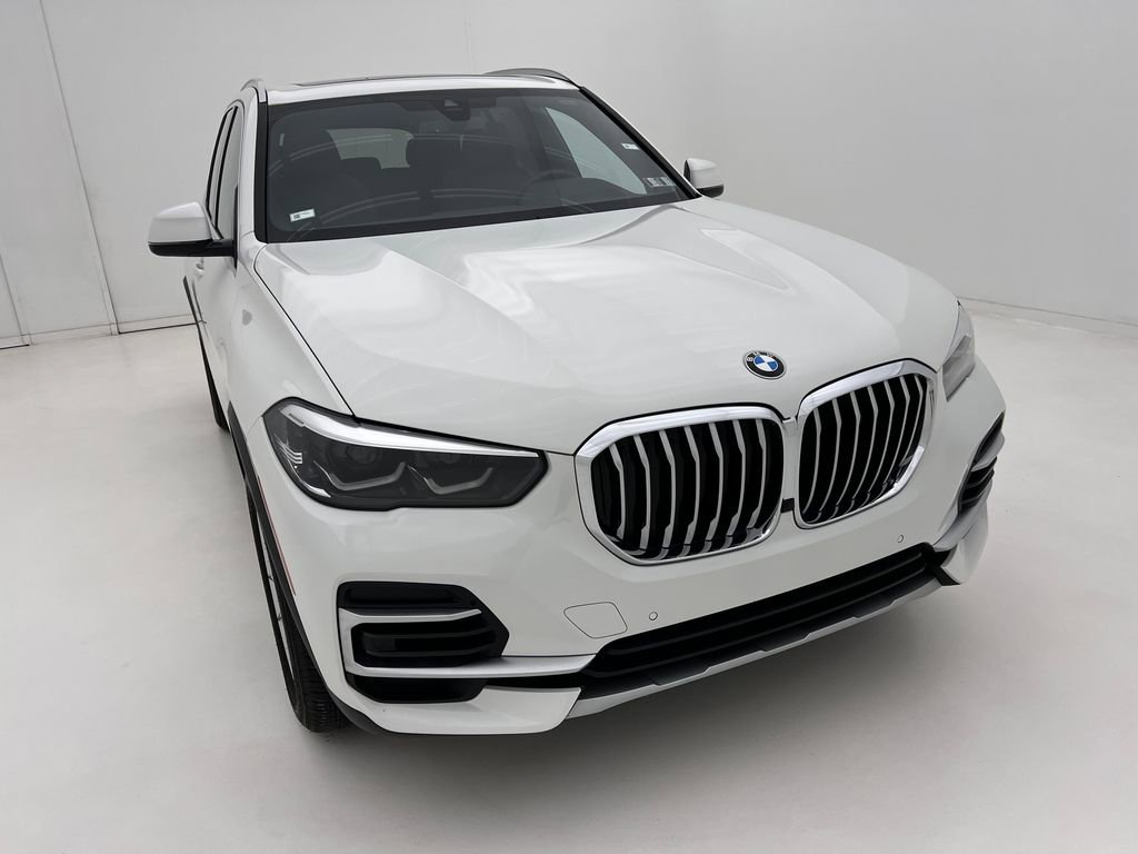 Certified 2022 BMW X5 xDrive40i w/ Luxury Seating Package image 3