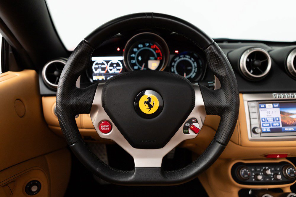 Used 2011 Ferrari California image 77