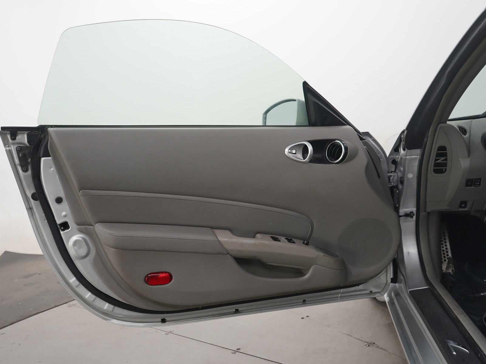 Used 2006 Nissan 350Z Touring RWD image 15