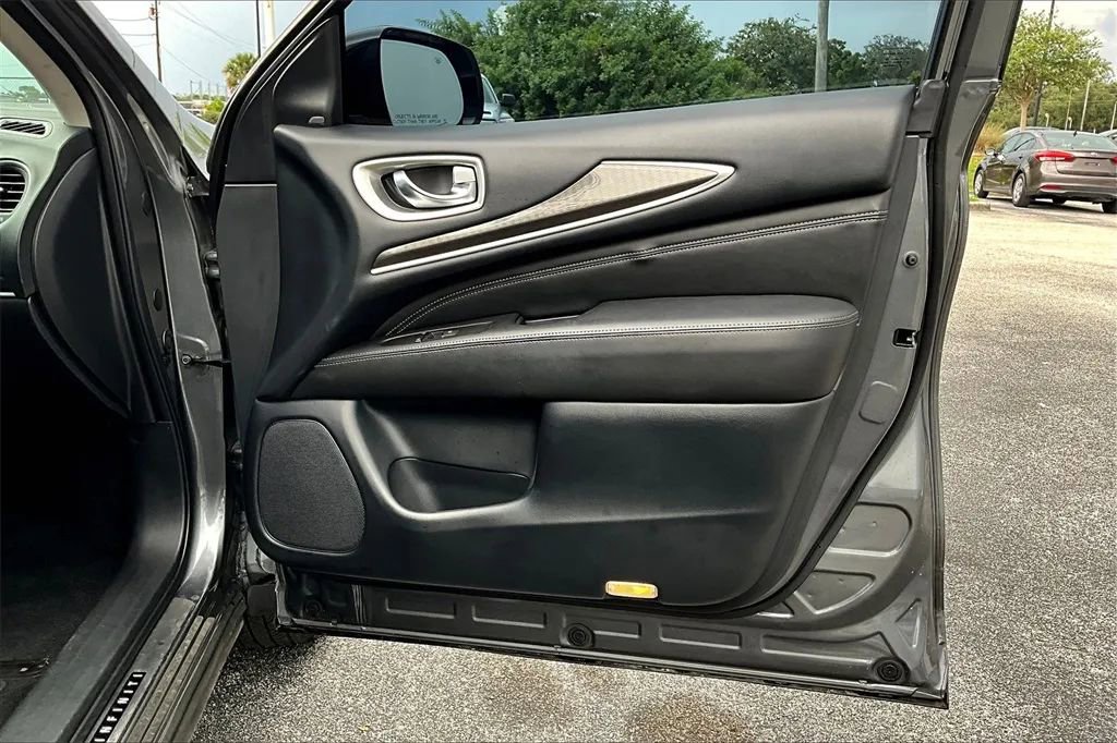 Used 2019 INFINITI QX60 Luxe w/ Essential Package image 24