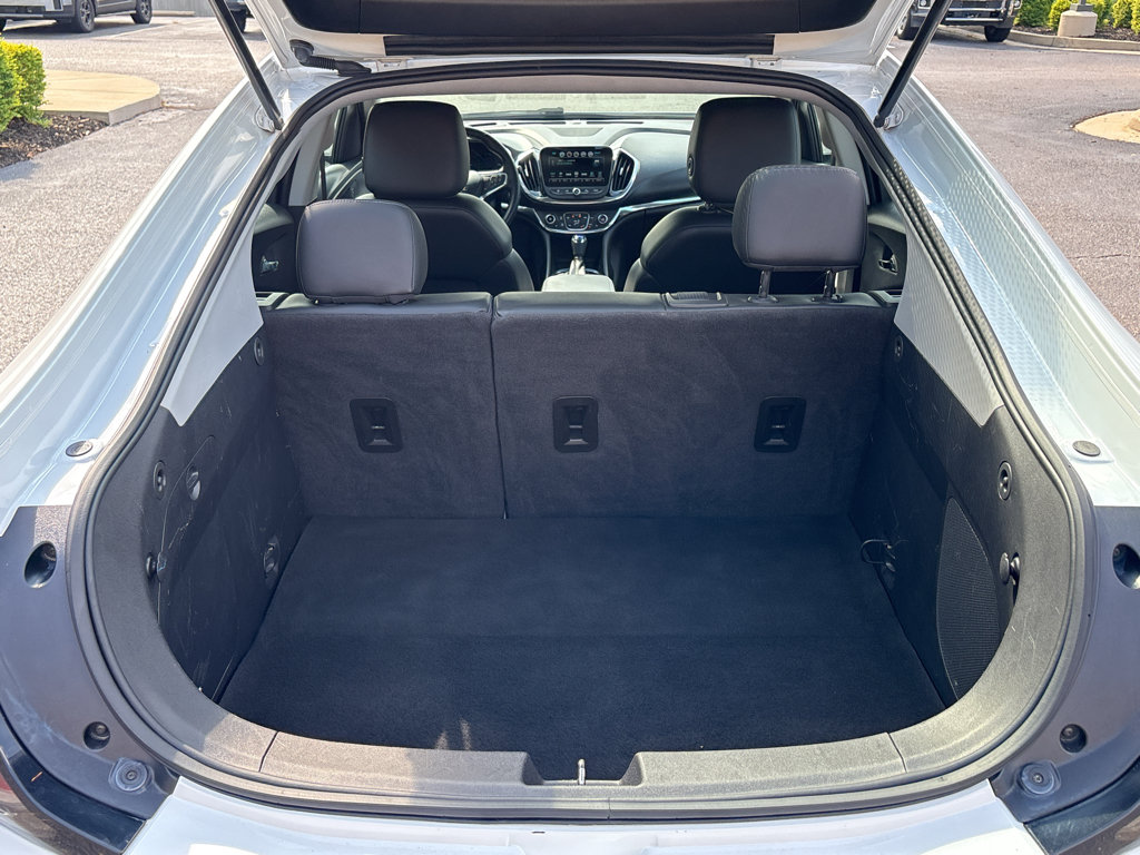 Used 2017 Chevrolet Volt Premier w/ Driver Confidence II Package FWD image 4
