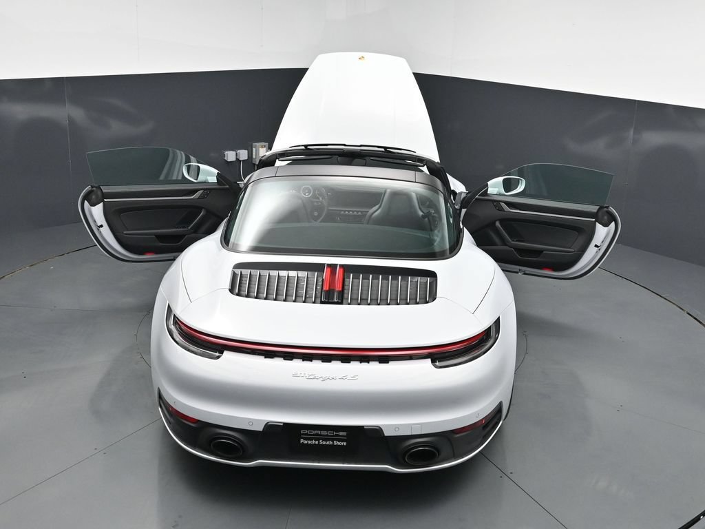 Certified 2024 Porsche 911 Targa 4S w/ Premium Package AWD/4WD image 29