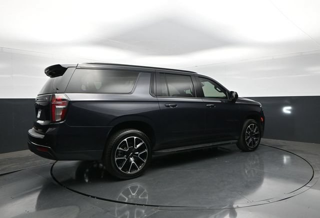 Used 2023 Chevrolet Suburban RST RWD image 7