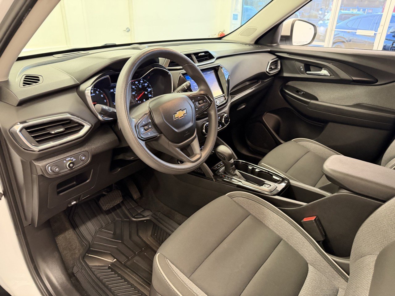 Used 2021 Chevrolet TrailBlazer LT w/ Convenience Package AWD/4WD image 33