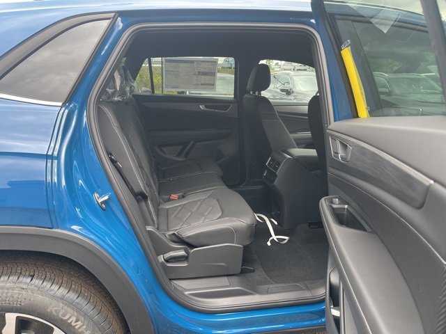 New 2025 Volkswagen Atlas Cross Sport SE image 12