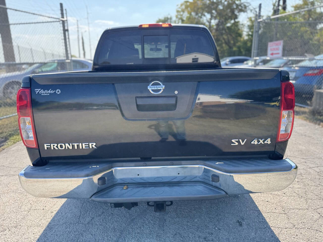 Used 2017 Nissan Frontier SV image 4