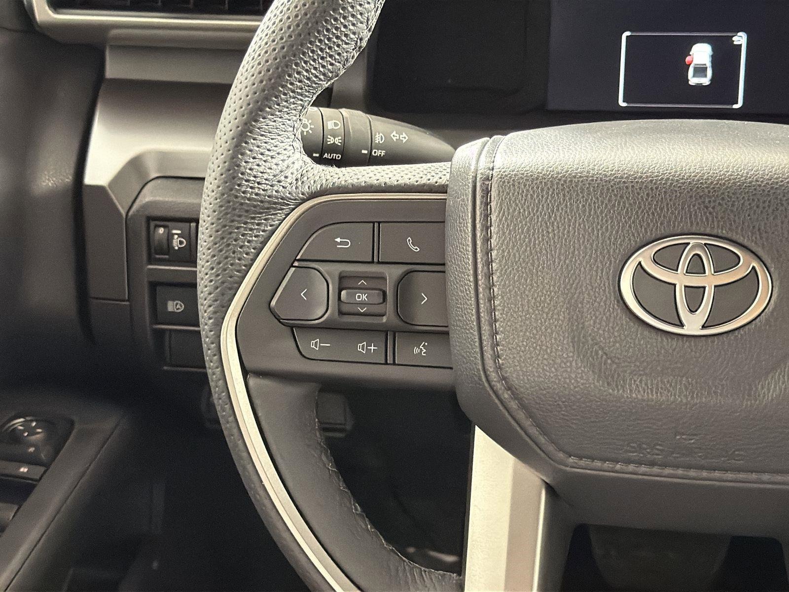 Used 2025 Toyota Tacoma SR5 image 11