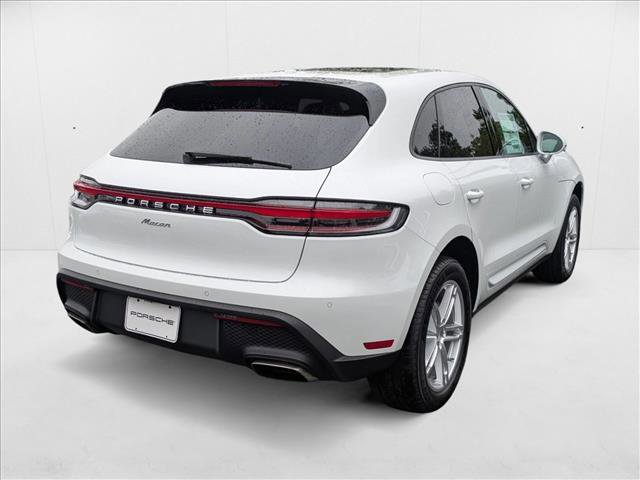 Used 2025 Porsche Macan image 9