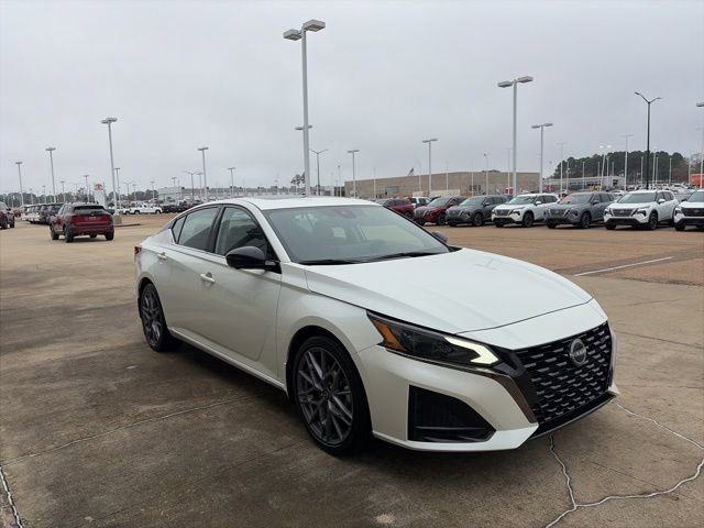 Certified 2024 Nissan Altima 2.0 SR image 5