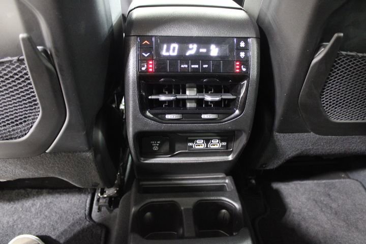 Used 2023 Jeep Grand Cherokee L Limited w/ Luxury Tech Group II AWD/4WD image 24