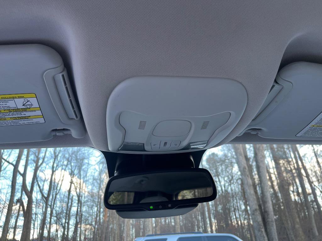 Used 2019 Jeep Renegade Latitude w/ Popular Equipment Group FWD image 23