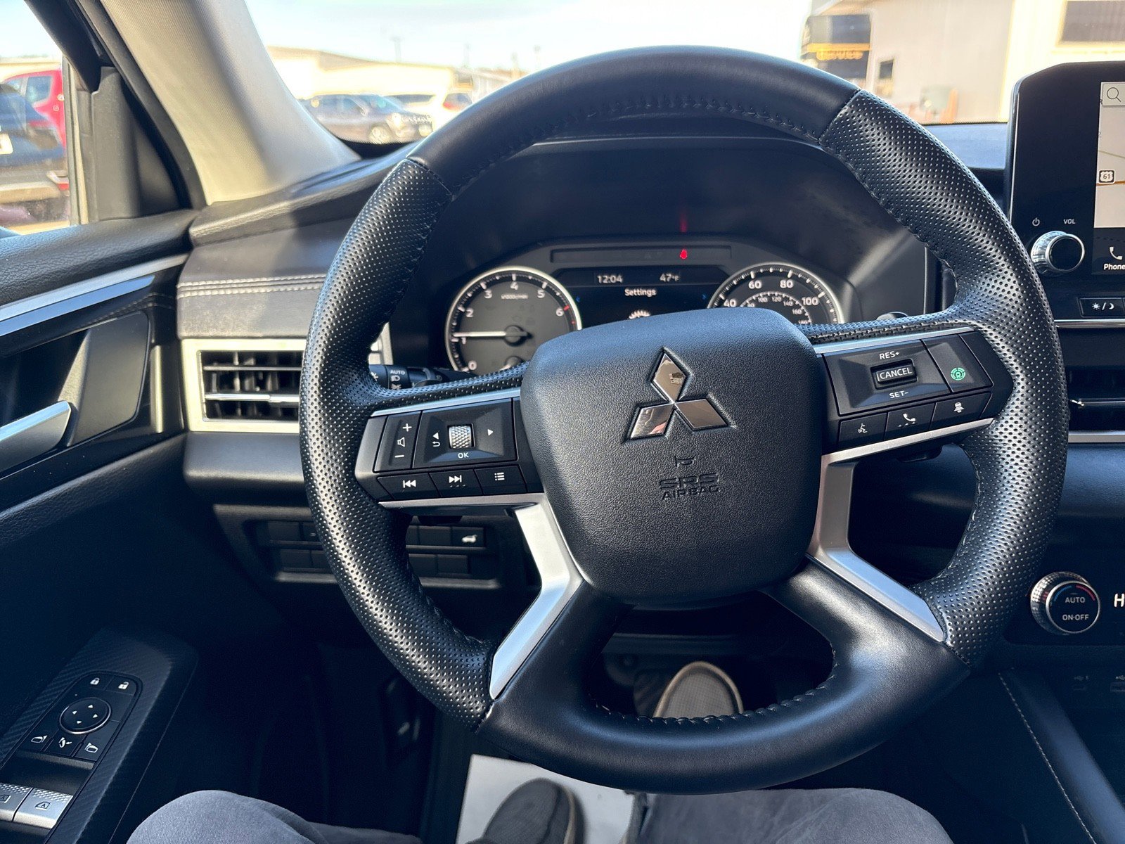 Used 2024 Mitsubishi Outlander SE image 14