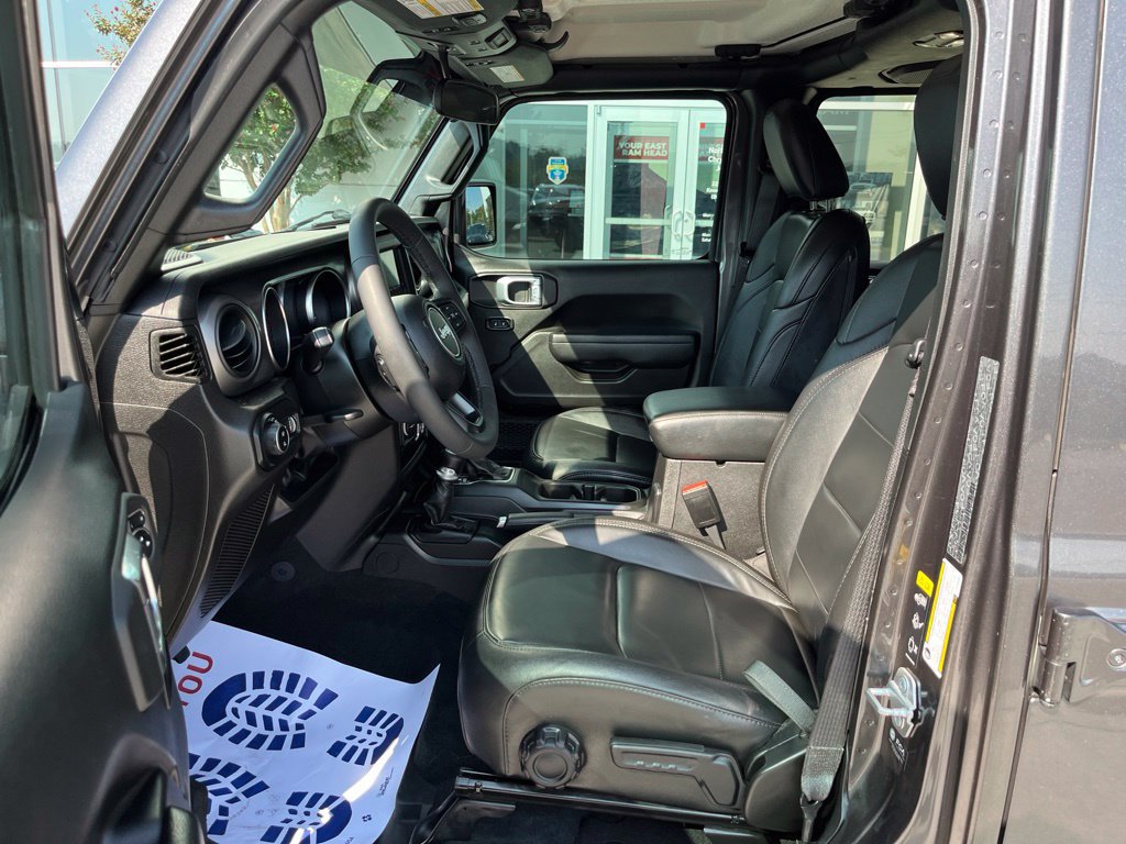 Used 2023 Jeep Gladiator Sport AWD/4WD image 4