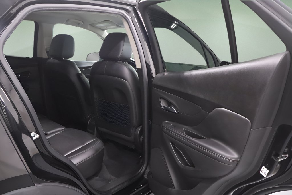 Used 2020 Buick Encore Essence AWD/4WD image 18