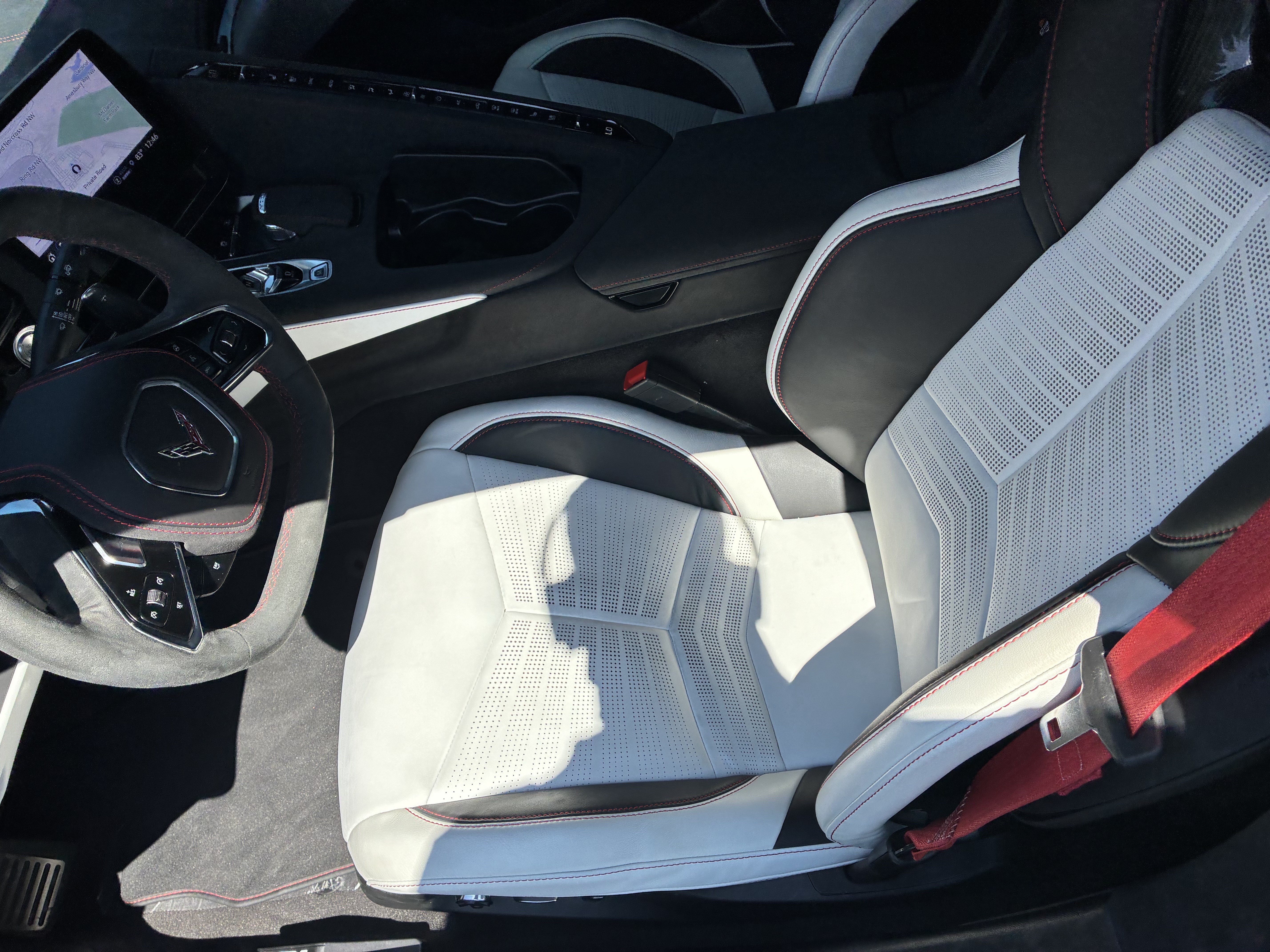 Used 2023 Chevrolet Corvette Stingray Premium Cpe w/ Z51 Performance Package RWD image 18