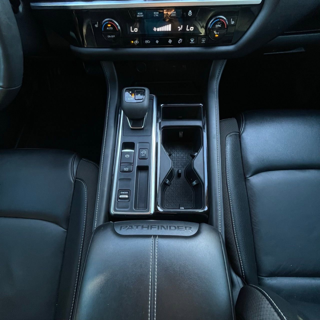 Used 2024 Nissan Pathfinder SL FWD image 20