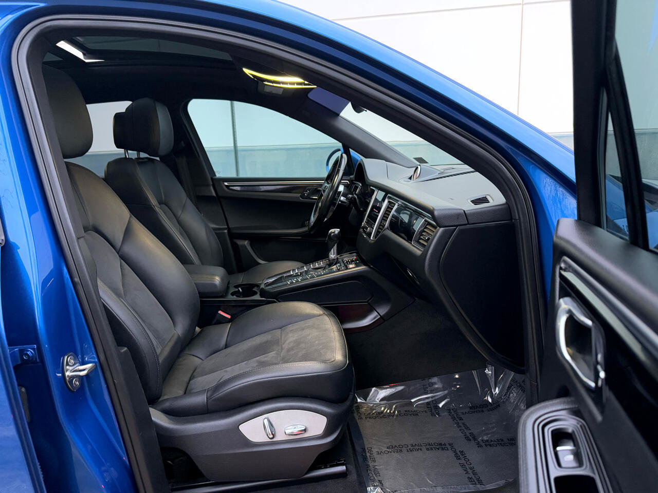 Used 2018 Porsche Macan image 22