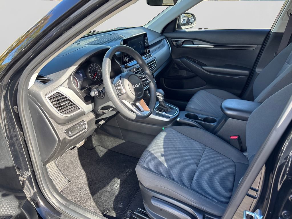 Certified 2023 Kia Seltos LX image 9