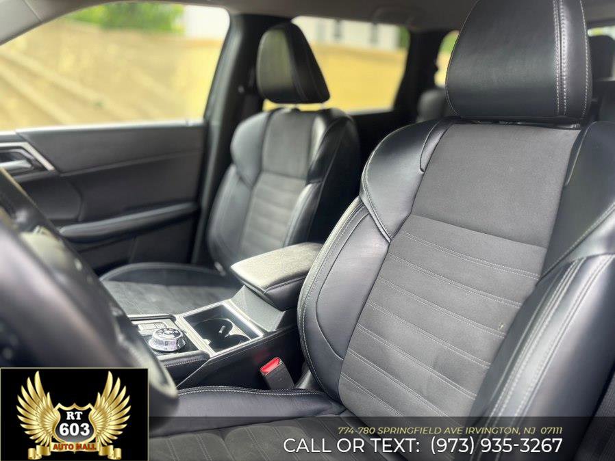 Used 2024 Mitsubishi Outlander AWD image 14