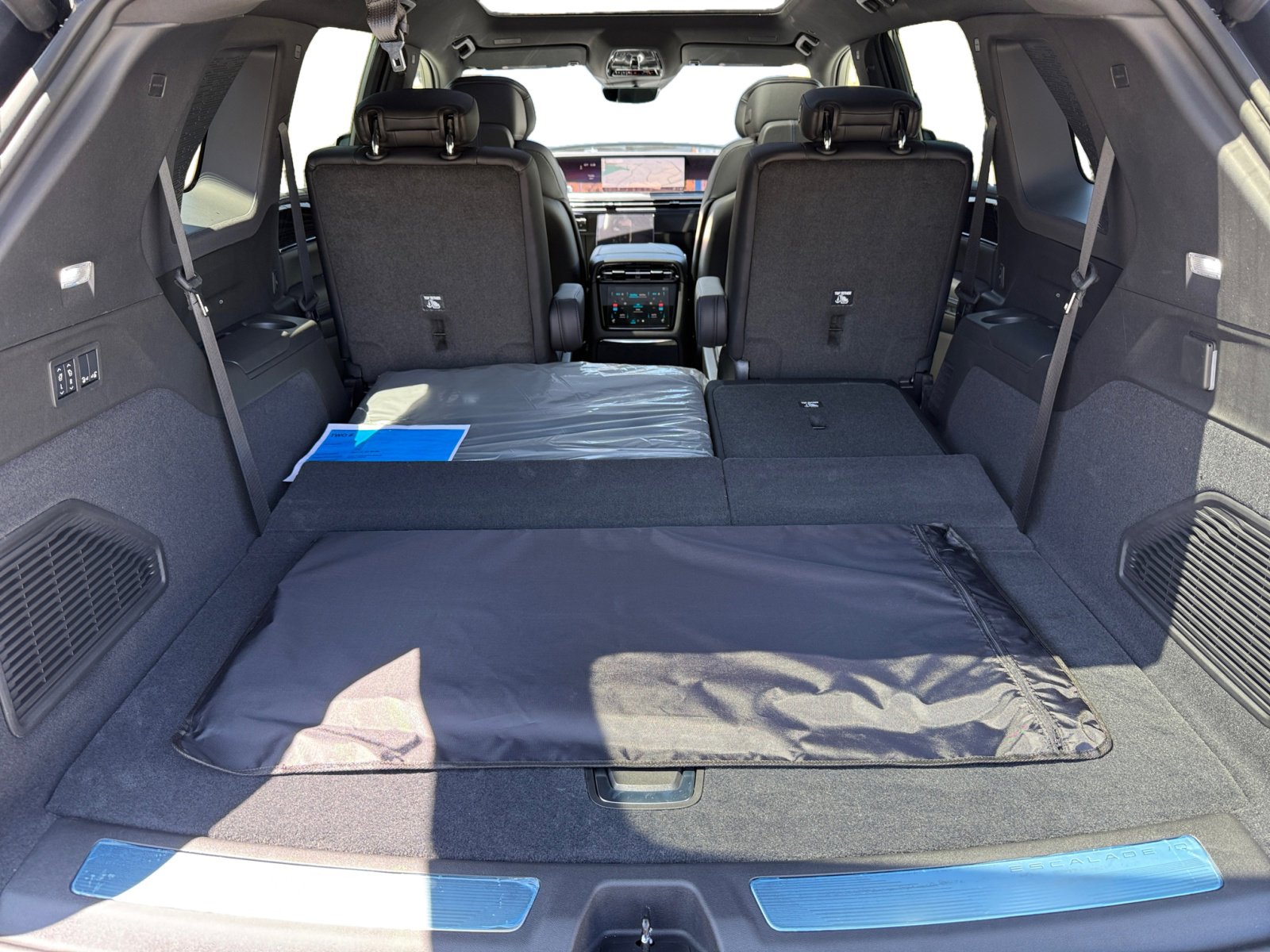 New 2026 Cadillac Escalade IQ Luxury 1 image 17