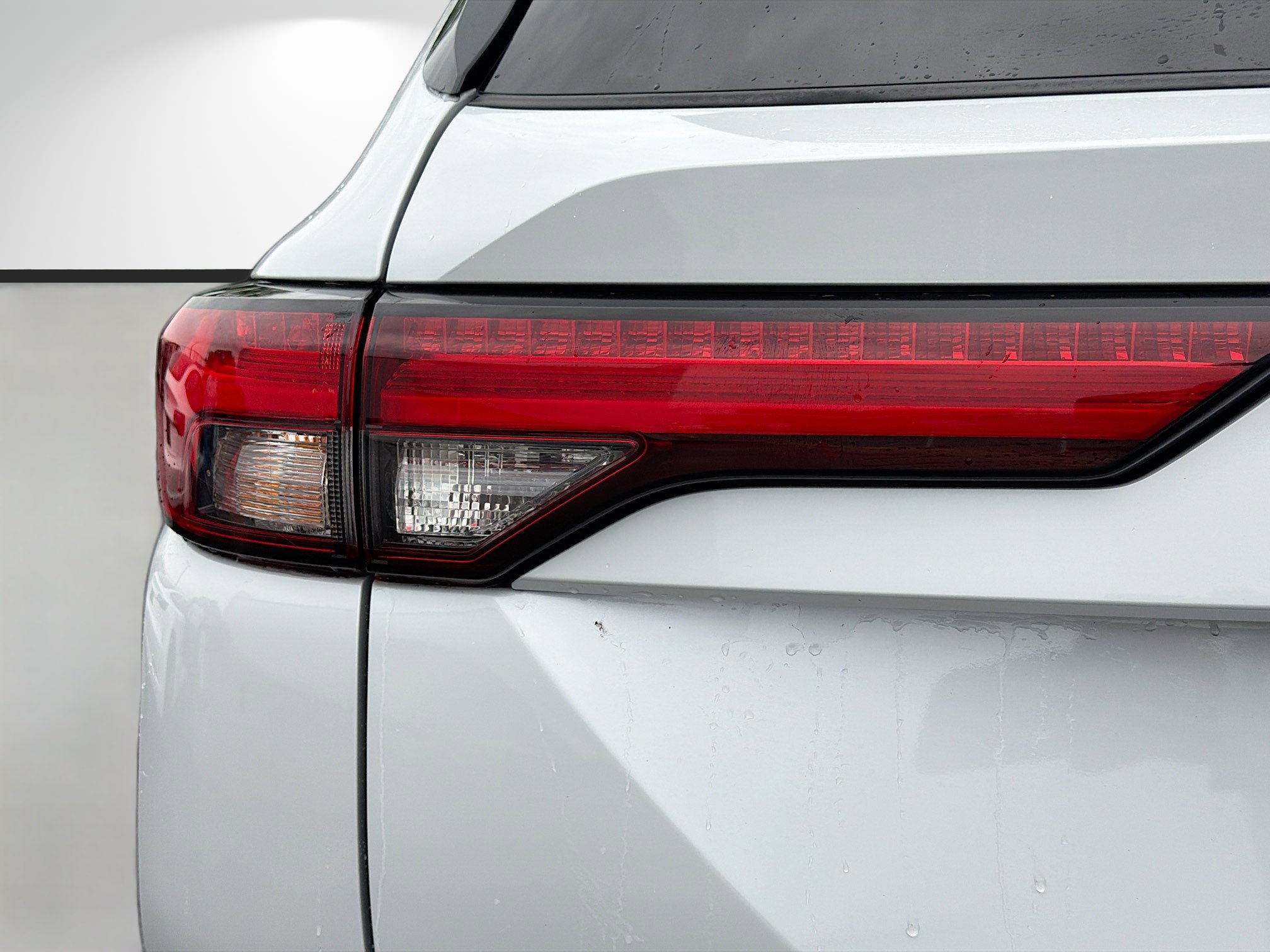 Used 2022 Mitsubishi Outlander SE AWD/4WD image 10