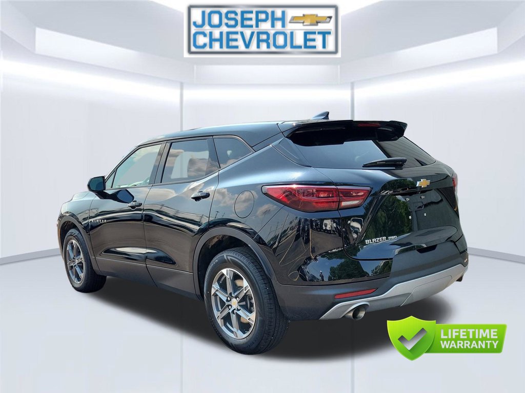 Used 2025 Chevrolet Blazer LT AWD/4WD image 4