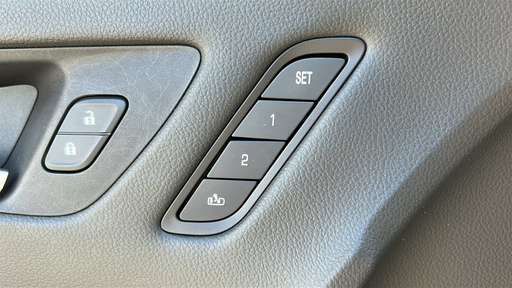 Used 2017 Buick Envision Essence w/ LPO, Hit The Road Package AWD/4WD image 21