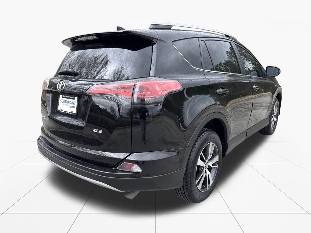 Used 2018 Toyota RAV4 XLE image 9