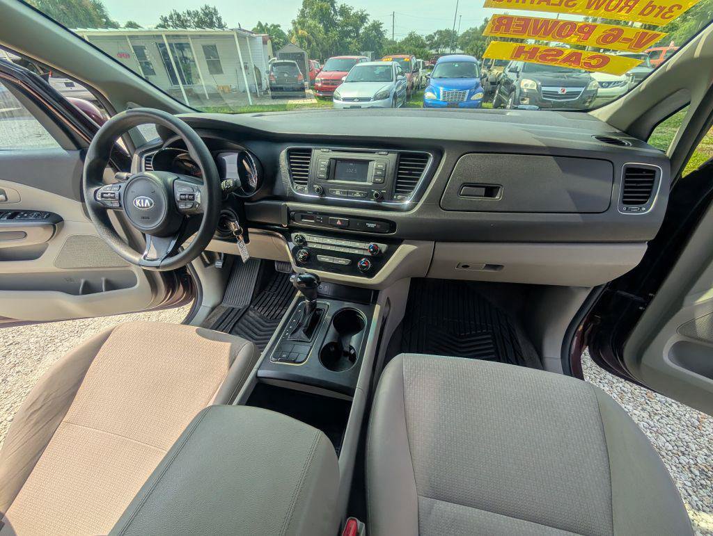 Used 2017 Kia Sedona LX FWD image 16