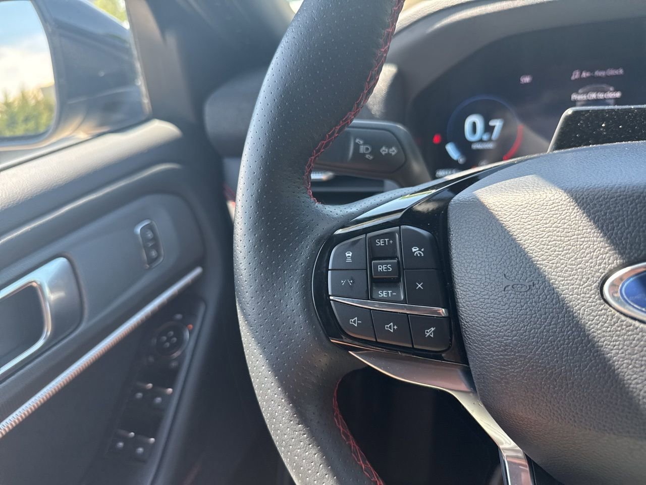 Used 2025 Ford Explorer ST-Line image 23