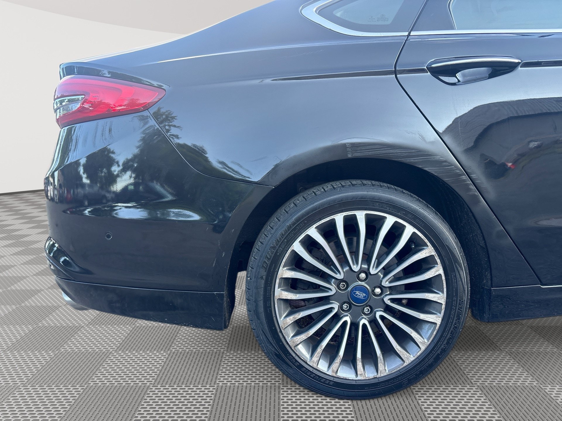 Used 2018 Ford Fusion Energi Titanium FWD image 30