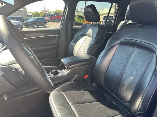 Used 2024 Jeep Grand Cherokee L Limited w/ Luxury Tech Group II image 15