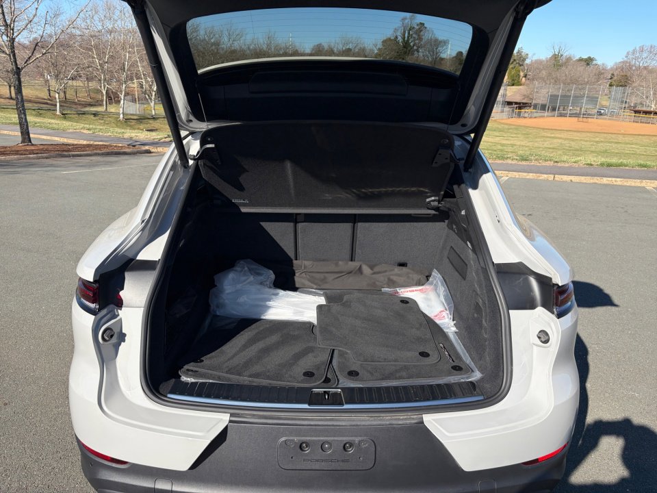 Certified 2025 Porsche Cayenne Coupe image 17